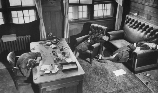 Masovna psihologija fašizma.png