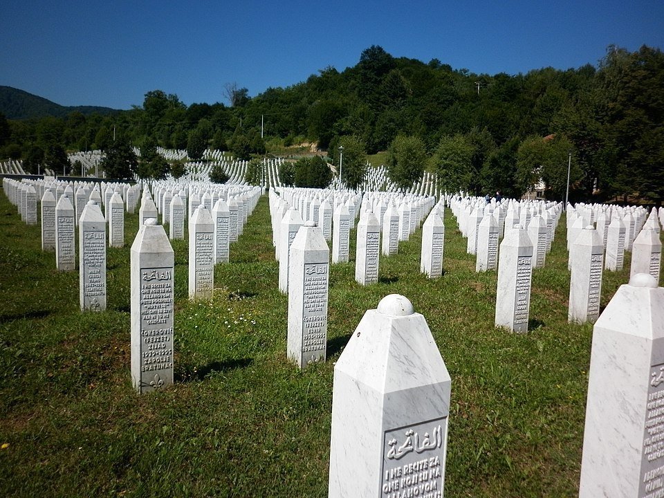 Srebrenica – Genocid u osam činova